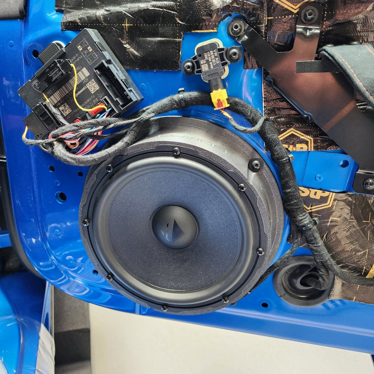 Lamborghini Huracán - Speaker DSP Amplified Package | HELIX Ci3