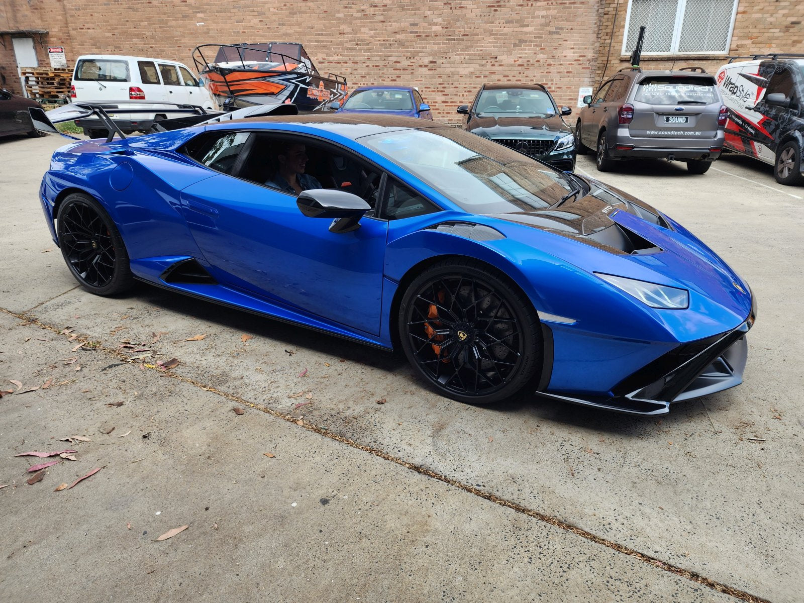 Lamborghini Huracán - High-End Speaker DSP Amplified Package | HELIX Ci7