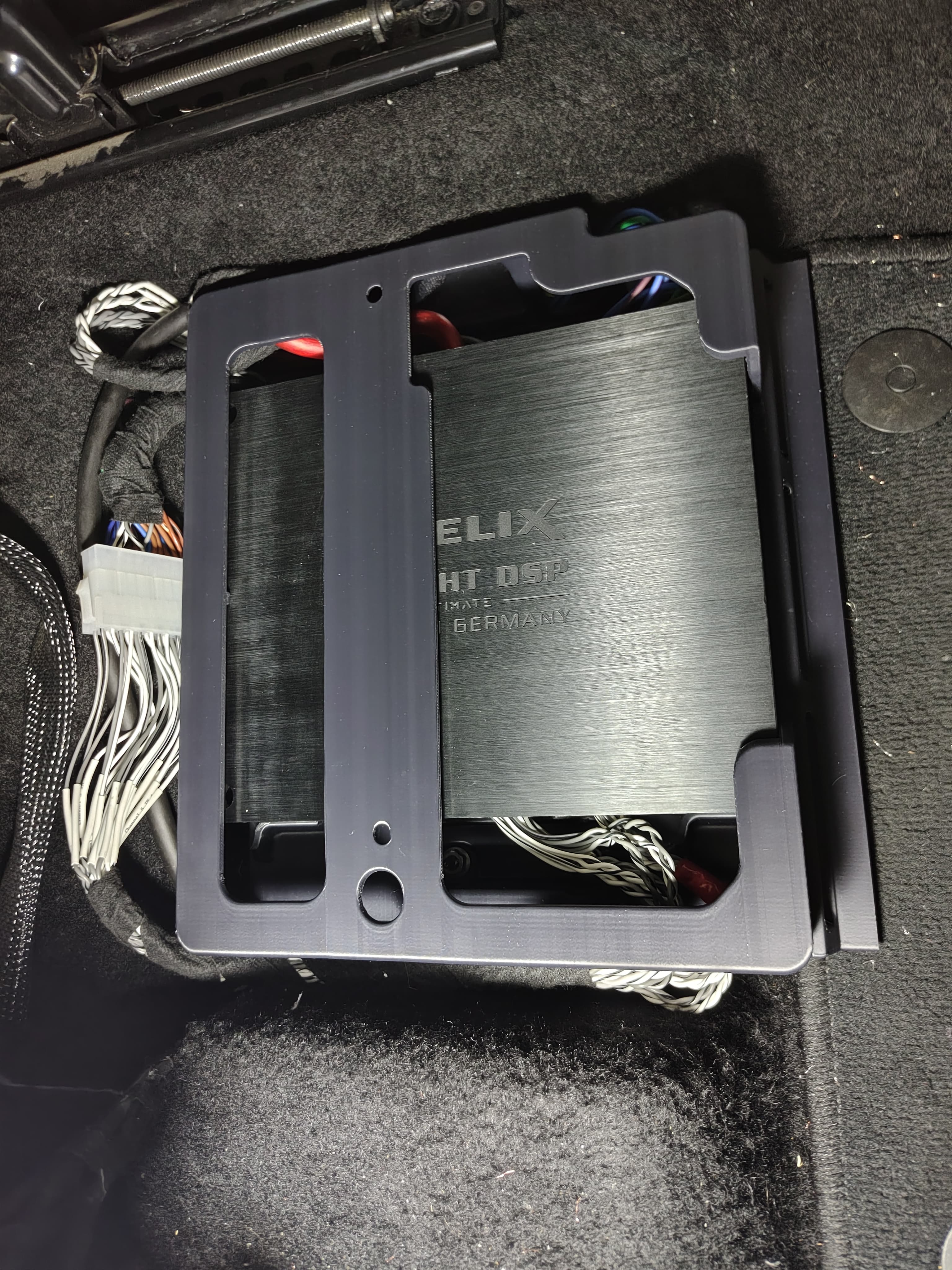 ST-3D Kodiaq V8U - Amp rack to fit HELIX V EIGHT Ultimate | Skoda Kodiaq