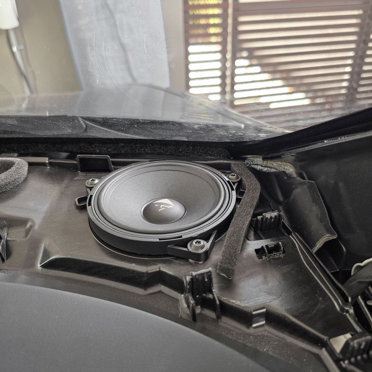 Tesla Model Y RWD - Front Speaker Upgrade Package | HELIX Ci3