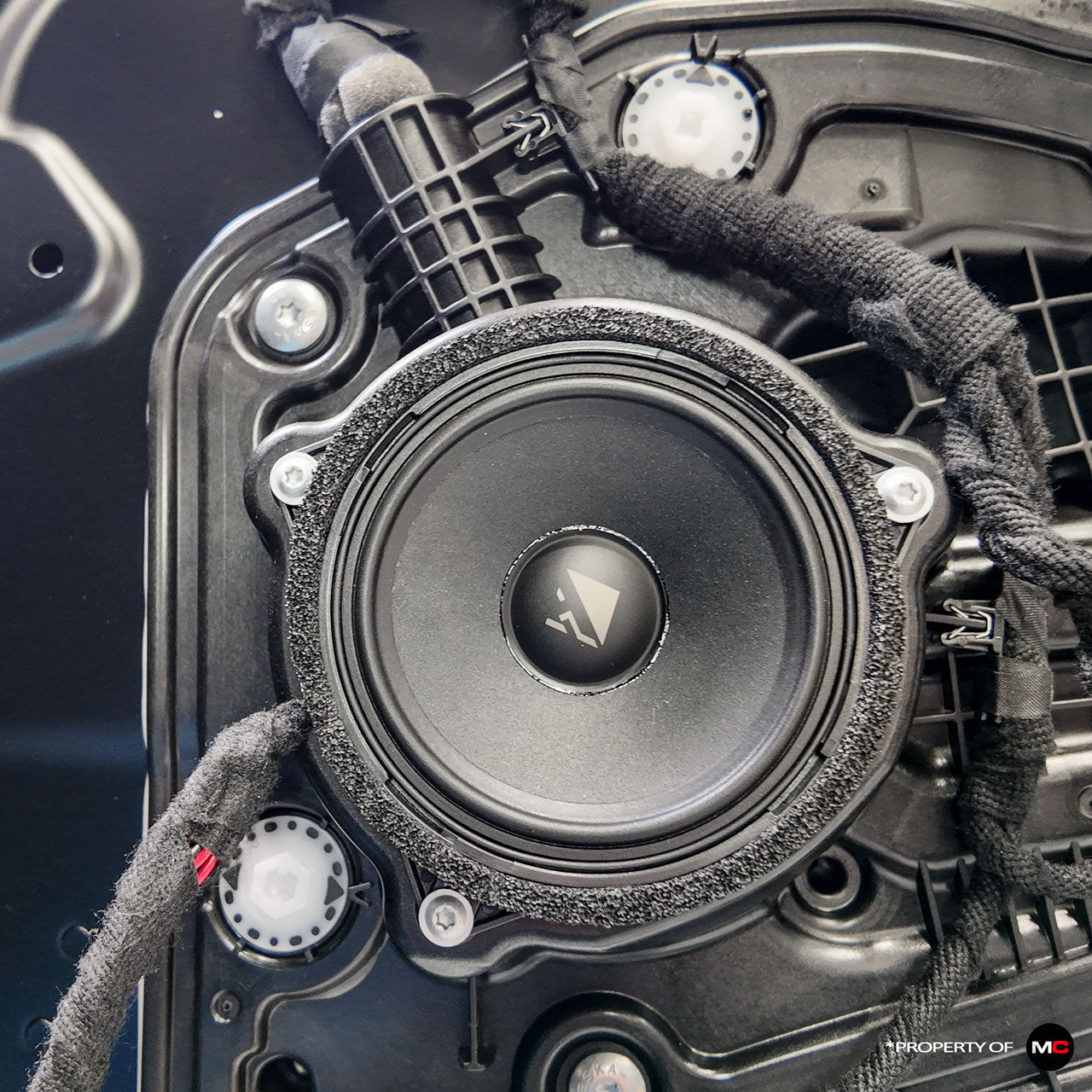 Toyota GR Supra (2019-) JBL - Front Speaker & Subwoofer DSP Amplified Package | HELIX Ci5