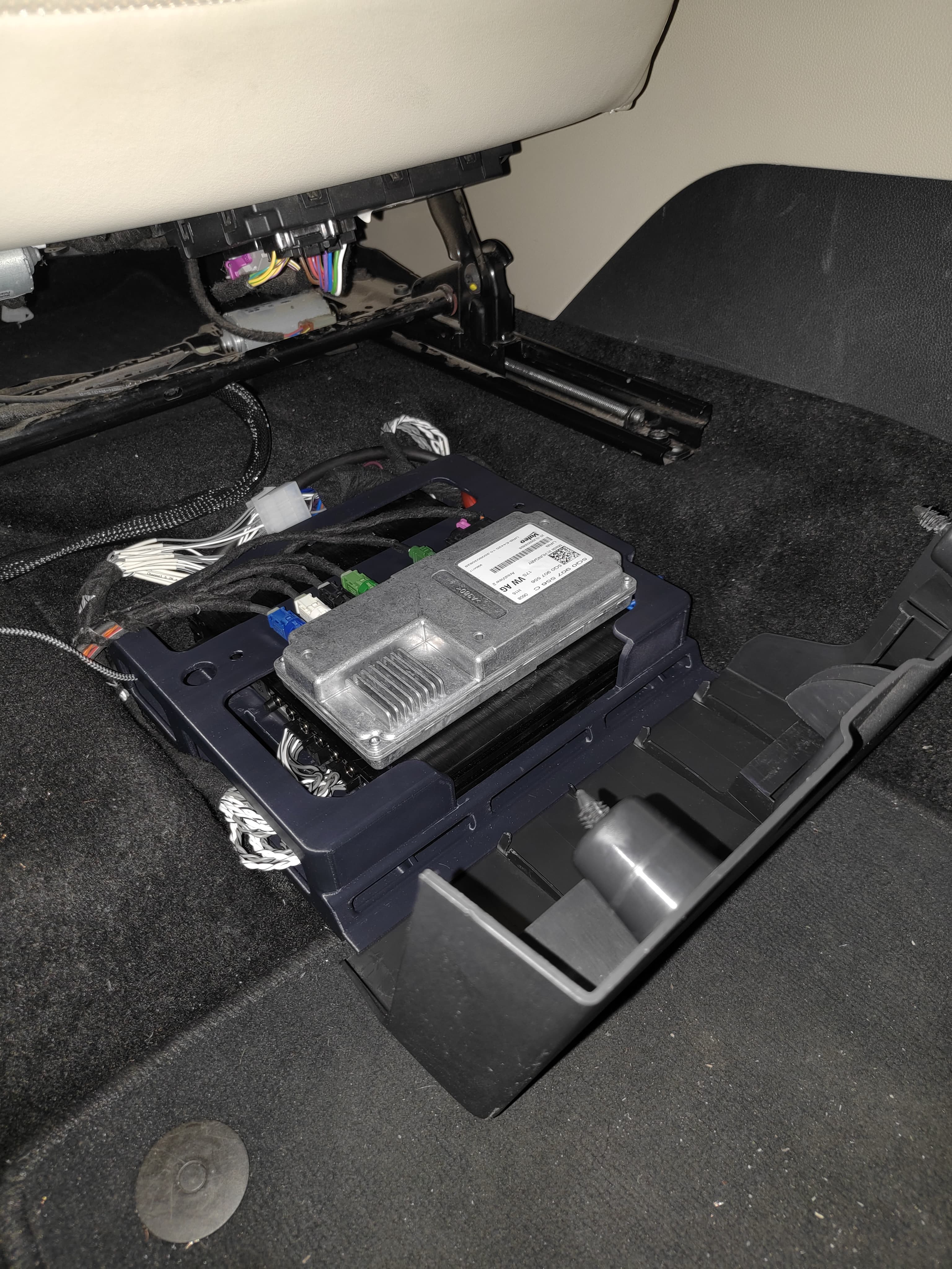 ST-3D Kodiaq V8U - Amp rack to fit HELIX V EIGHT Ultimate | Skoda Kodiaq