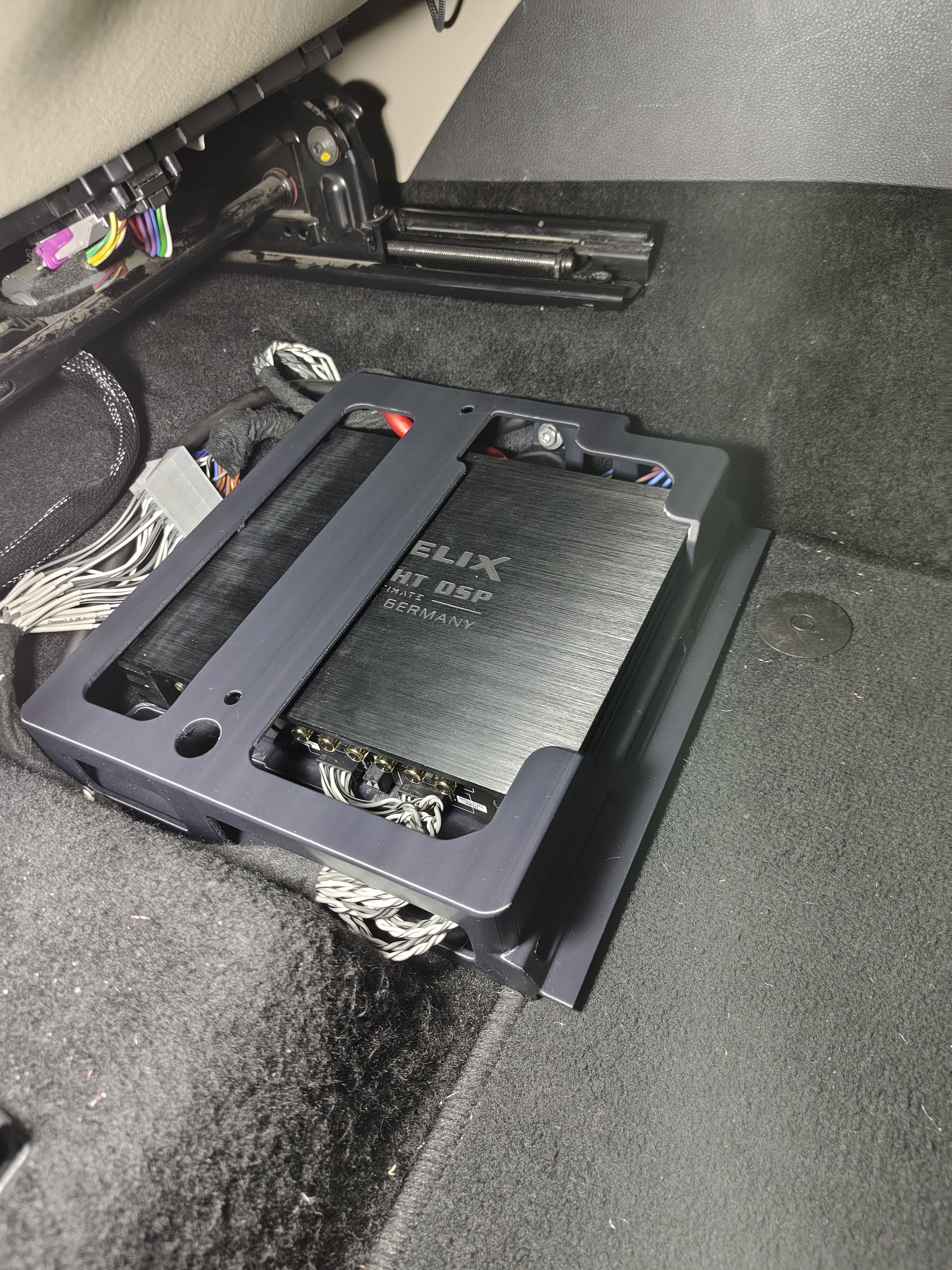 ST-3D Kodiaq V8U - Amp rack to fit HELIX V EIGHT Ultimate | Skoda Kodiaq