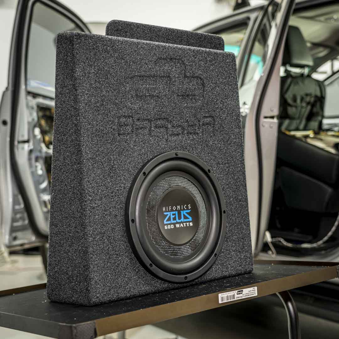 BASSER Toyota Hilux 2015-2023 - 10" Premium Fit-Box Subwoofer MDF Enclosure 15L